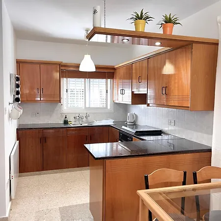 The Mediterranean Sea At Your Doorstep!! Meneú