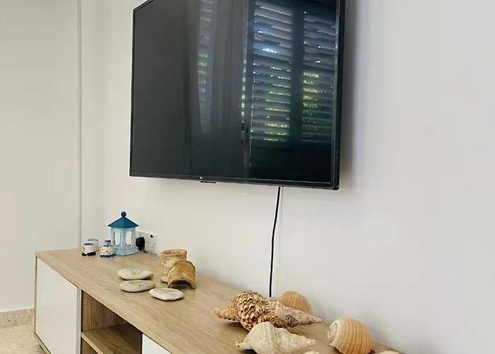 The Mediterranean Sea At Your Doorstep!! Prázdninový dům