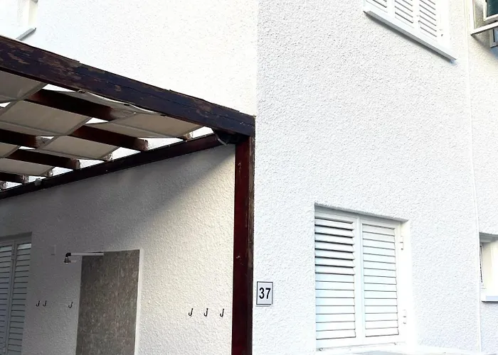 The Mediterranean Sea At Your Doorstep!! 別荘 *