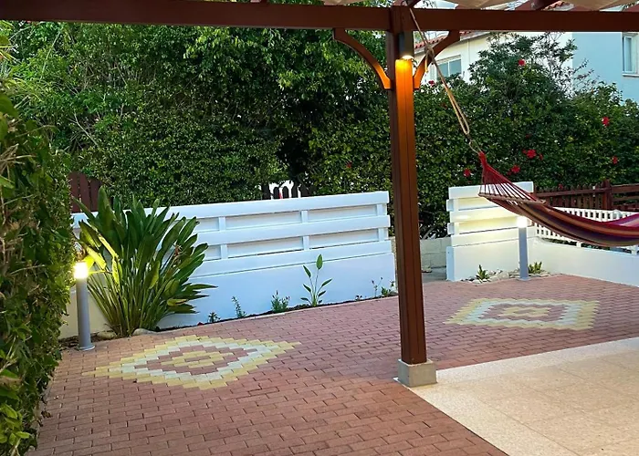 The Mediterranean Sea At Your Doorstep!! Prázdninový dům Meneou