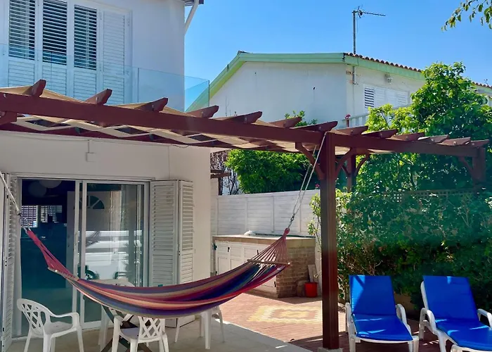 別荘 The Mediterranean Sea At Your Doorstep!! *